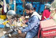 Valentine Day: ‘ভালোবাসার মানুষের হাতে ফুল তুলে দিয়েই কাজ শুরু করব…’, ডেলিভারি বয় আমনের কথা মন ছুঁয়ে গেল দোকানদারেরও thebengalpost.net